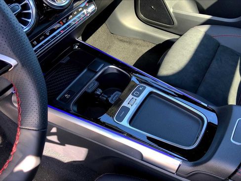 New 2026 Mercedes-Benz GLB 250 4MATIC image 7