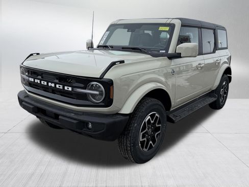 New 2025 Ford Bronco Outer Banks AWD/4WD image 2