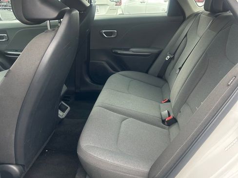 Used 2025 Kia K4 LXS image 12