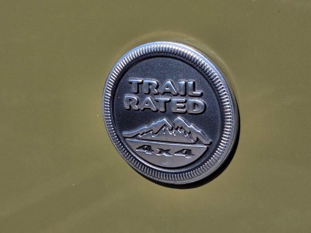 Used 2013 Jeep Wrangler Unlimited Sahara w/ Connectivity Group AWD/4WD image 11