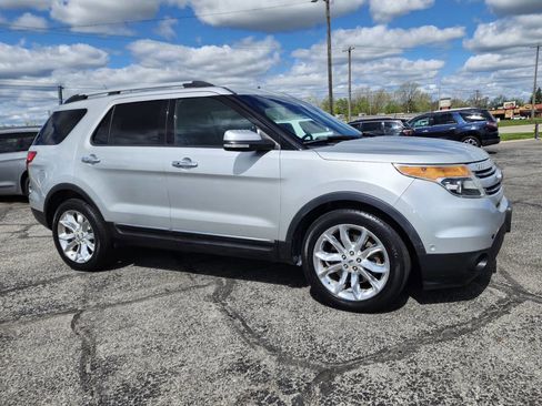 Used 2014 Ford Explorer Limited w/ Equipment Group 302A AWD/4WD image 8
