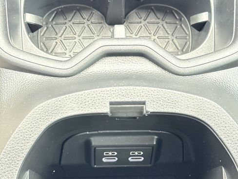 Used 2024 Toyota RAV4 XLE FWD image 27