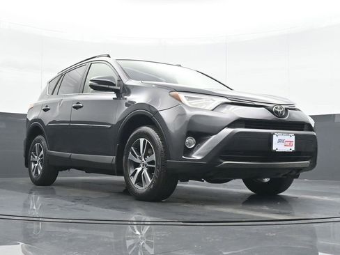 Used 2018 Toyota RAV4 XLE image 24