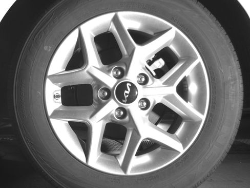 Used 2025 Kia Soul LX w/ LX Technology Package FWD image 17