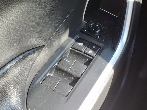 Used 2021 Toyota RAV4 LE AWD/4WD image 27