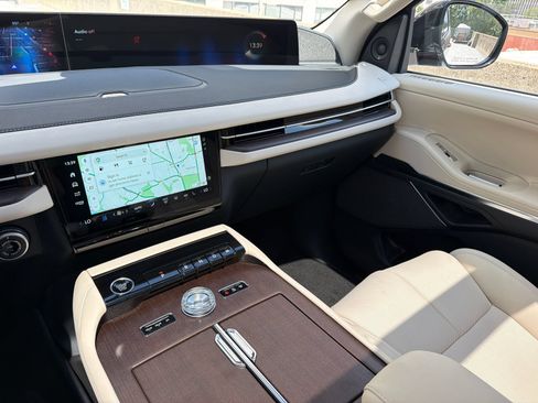 New 2027 Lincoln Navigator Reserve AWD/4WD image 31