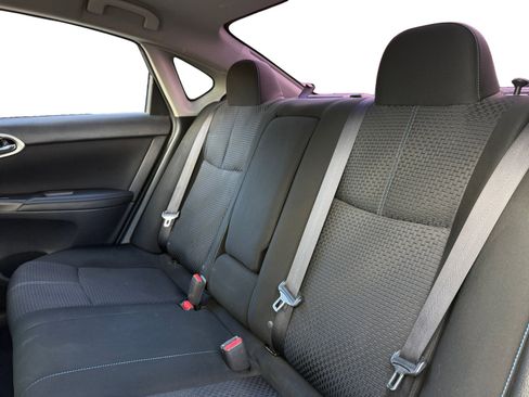 Used 2019 Nissan Sentra SR w/ Exterior Package image 13