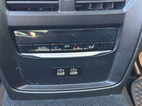 Used 2022 BMW 330i xDrive Sedan w/ M Sport Package image 15