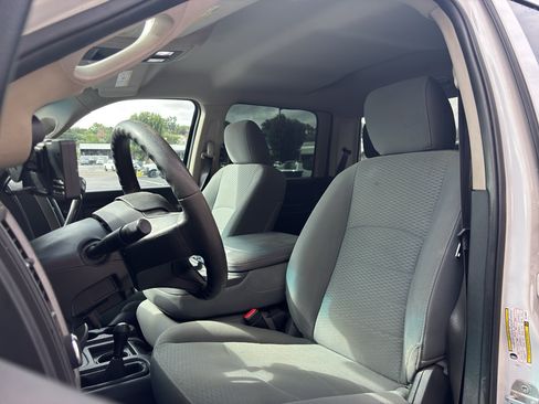 Used 2016 RAM 2500 Tradesman w/ Chrome Appearance Group AWD/4WD image 9