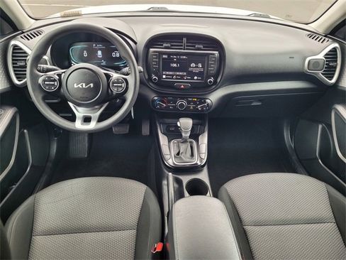 Used 2024 Kia Soul LX w/ Option Group 015 image 9