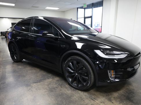 Used 2020 Tesla Model X Long Range image 5