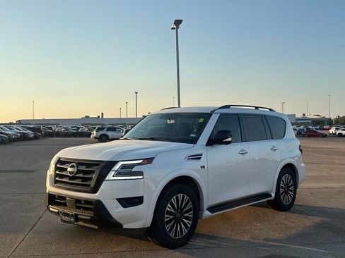 Used 2021 Nissan Armada SL w/ Midnight Edition Package RWD image 9