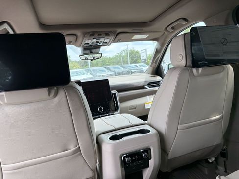 New 2026 GMC Yukon XL Denali w/ Denali Reserve Package AWD/4WD image 16