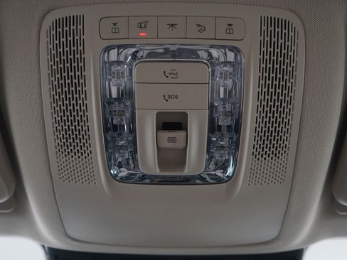 Used 2025 Mercedes-Benz GLS 450 4MATIC image 20