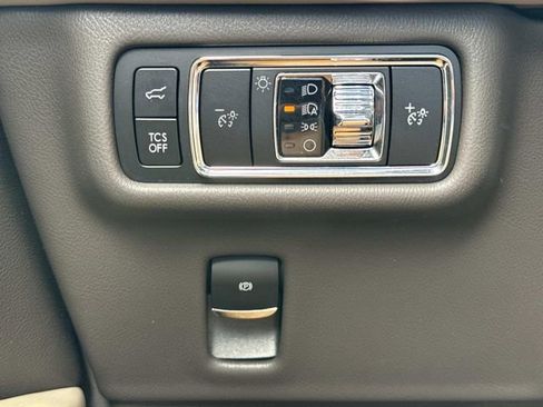 Certified 2023 Lincoln Nautilus AWD w/ Premium Package image 21