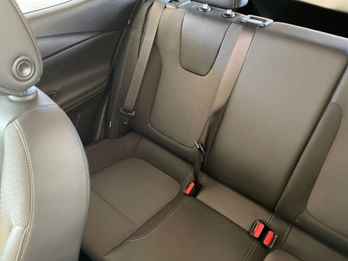 Used 2025 Buick Encore GX Preferred image 38