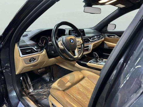 Used 2016 BMW 750i RWD image 23