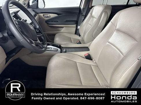 Used 2019 Honda Pilot Touring image 4