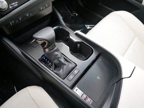 Certified 2024 Lexus ES 300h w/ Premium Package FWD image 23