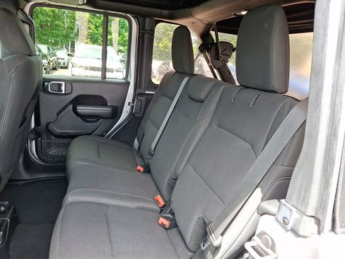 Used 2018 Jeep Wrangler Unlimited Sport S AWD/4WD image 20
