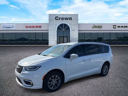 Certified 2022 Chrysler Pacifica Touring-L