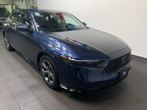 Used 2024 Honda Accord EX-L image 2