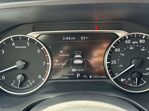 Used 2024 Nissan Rogue SV FWD image 18