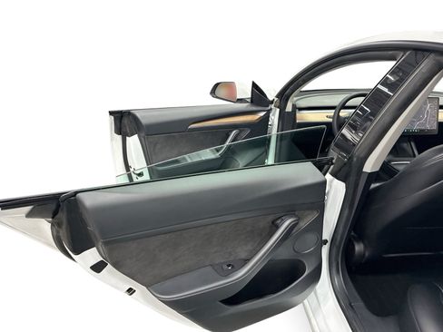 Certified 2021 Tesla Model 3 Standard Range Plus RWD image 10