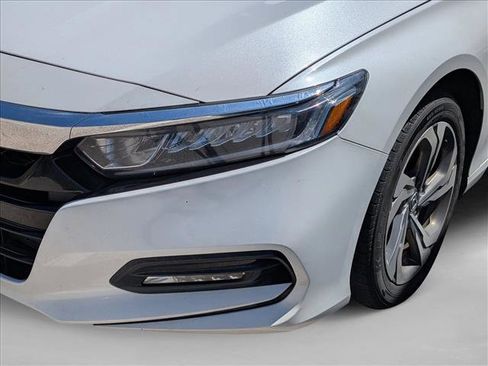 Used 2018 Honda Accord EX image 9