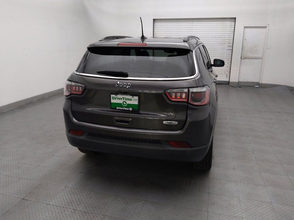 Used 2017 Jeep Compass Latitude w/ Popular Equipment Group FWD image 7