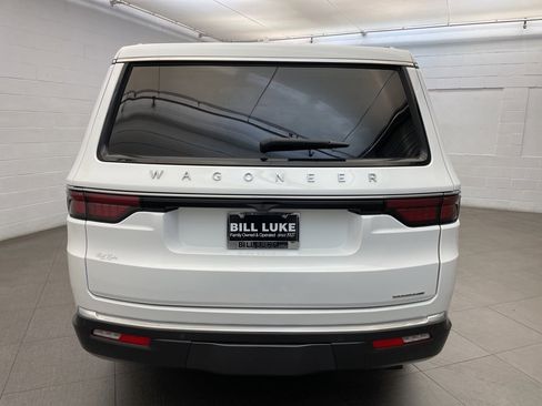 Used 2022 Jeep Wagoneer Series III image 7