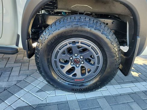 Used 2025 Nissan Frontier PRO-4X image 13