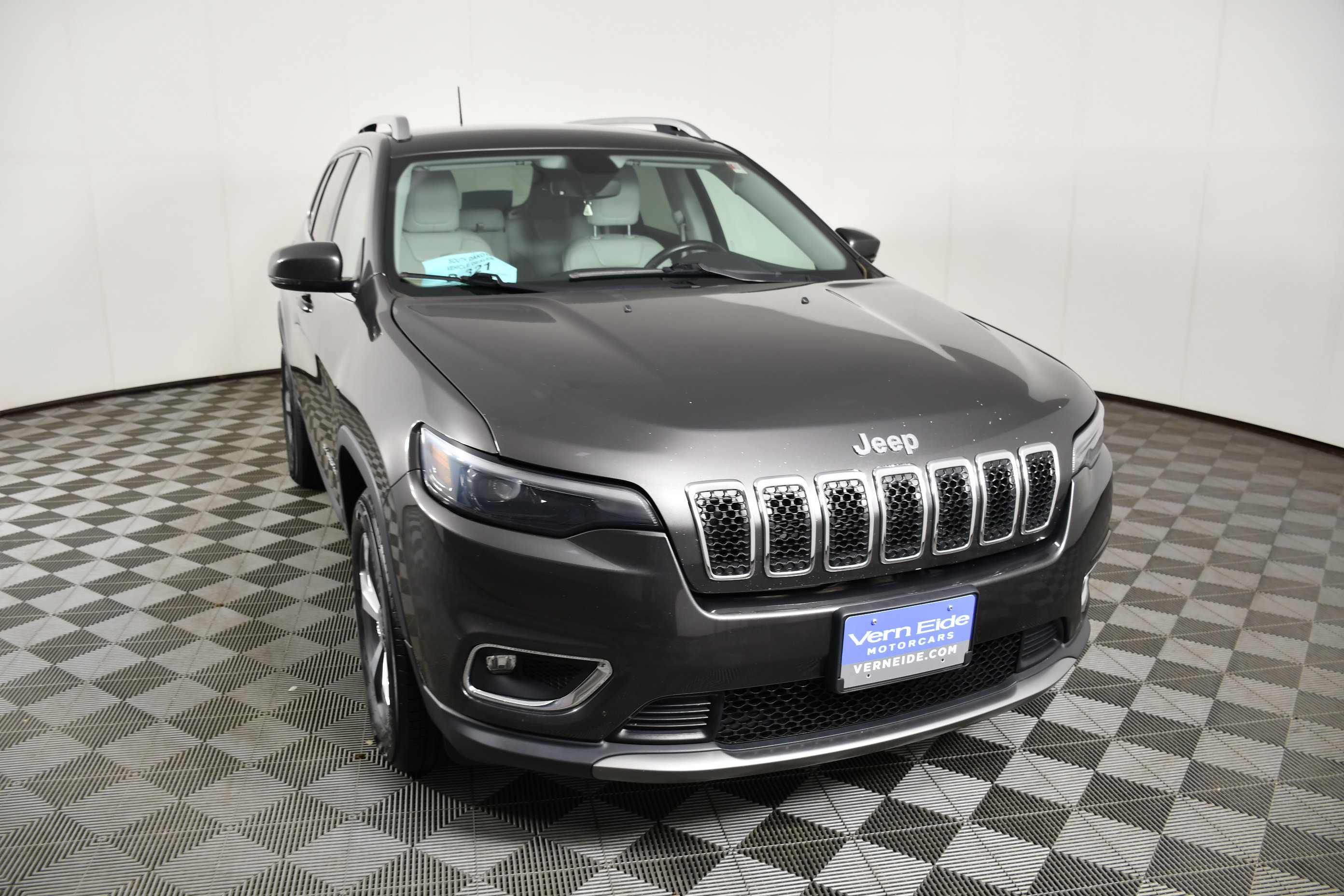 Used 2020 Jeep Cherokee Limited AWD/4WD image 3