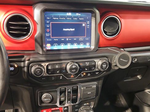 Used 2021 Jeep Wrangler Unlimited Rubicon AWD/4WD image 16