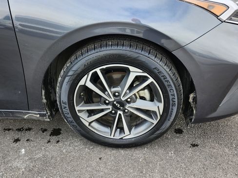 Used 2022 Kia Forte LXS image 9