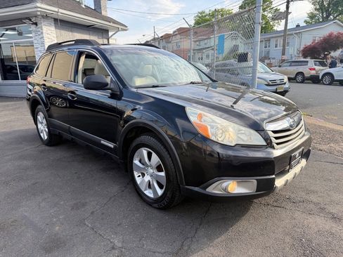 Used 2011 Subaru Outback 3.6R Limited AWD/4WD image 8