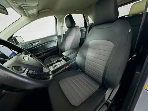 Used 2022 Ford Edge SE image 13