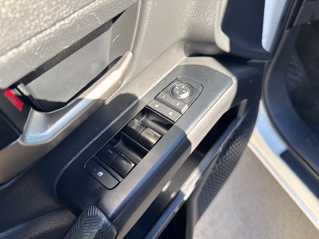 Certified 2025 Toyota Tacoma TRD Off-Road AWD/4WD image 11