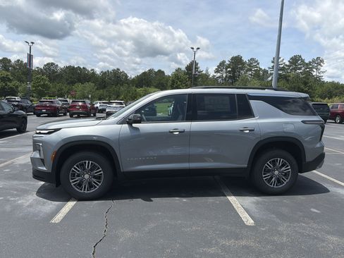 New 2026 Chevrolet Traverse LT FWD image 8