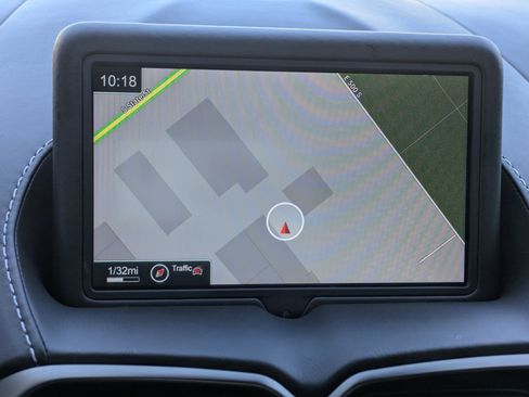 Used 2021 Aston Martin V8 Vantage Roadster image 21