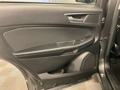 Used 2017 Ford Edge SE FWD image 31