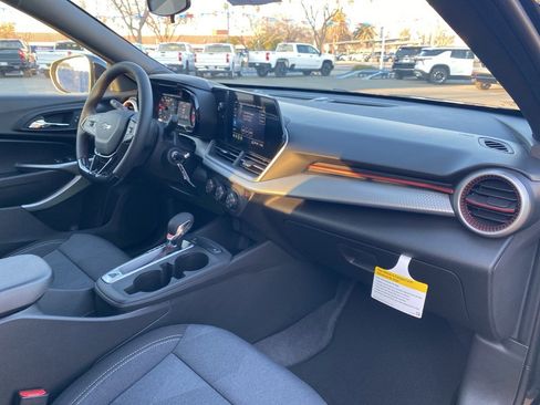 New 2026 Chevrolet Trax RS w/ Sunroof Package image 15