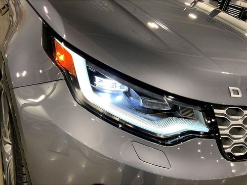 New 2026 Land Rover Discovery Limited Edition image 13