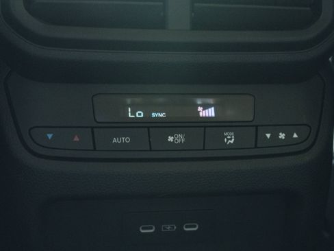 Used 2025 Honda Pilot EX-L image 40
