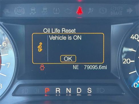 Used 2017 Ford Explorer XLT image 35