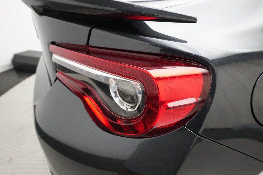 Used 2017 Toyota 86 RWD image 28