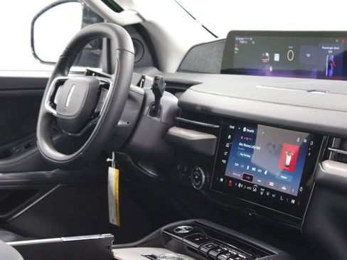 New 2026 Lincoln Navigator Reserve image 32