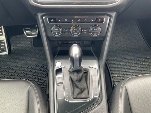 Used 2019 Volkswagen Tiguan SEL Premium R-Line image 42