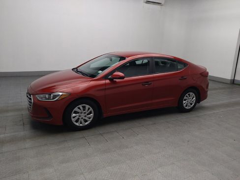 Used 2018 Hyundai Elantra SE FWD image 2