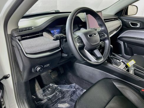 Used 2022 Jeep Compass Latitude AWD/4WD image 9